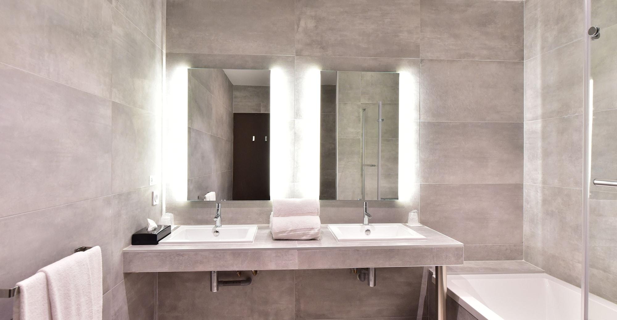 Central Park Hotel & Spa La Rochelle  Bagian luar foto
