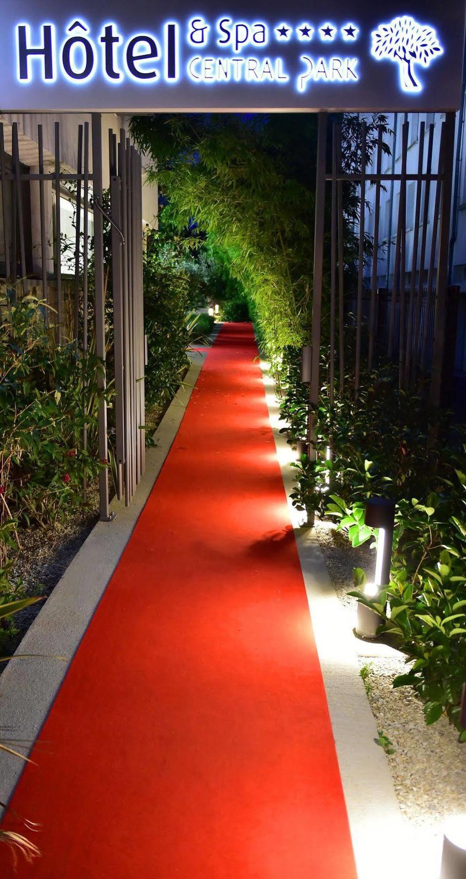 Central Park Hotel & Spa La Rochelle  Bagian luar foto
